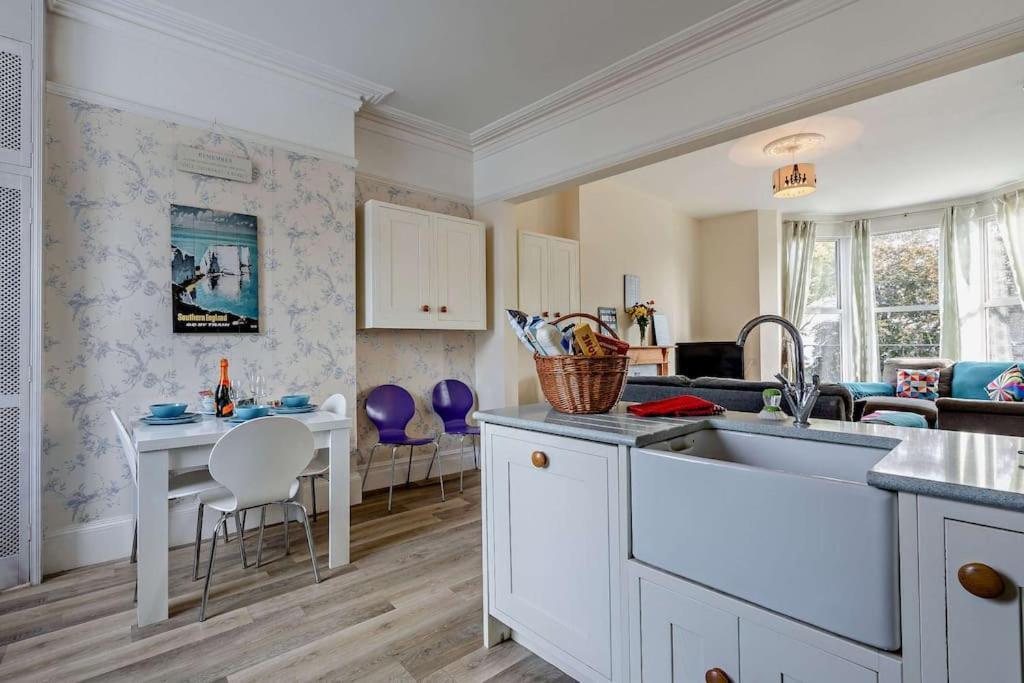 Dizzy Heights Swanage Sleeps 10 With Amazing Views Villa Dış mekan fotoğraf